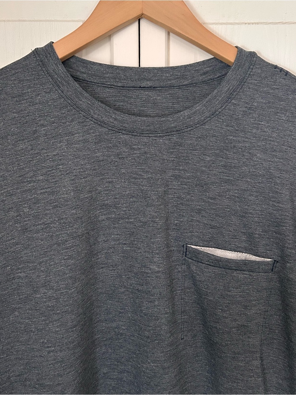 Lululemon Men’s Size L Long Sleeve Stretch Crew Neck Performance Tee
